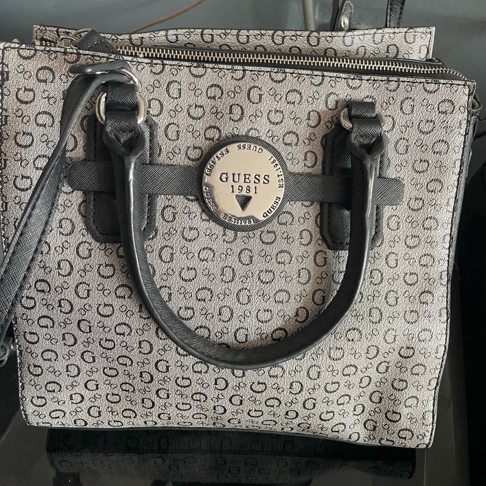 GUESS Gray Patterned Women's Bag